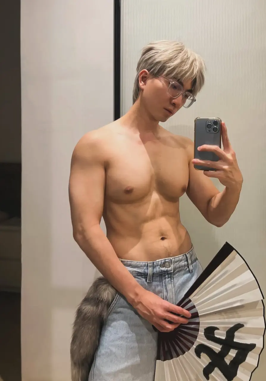 ผู้ชาย นมสวย {31}