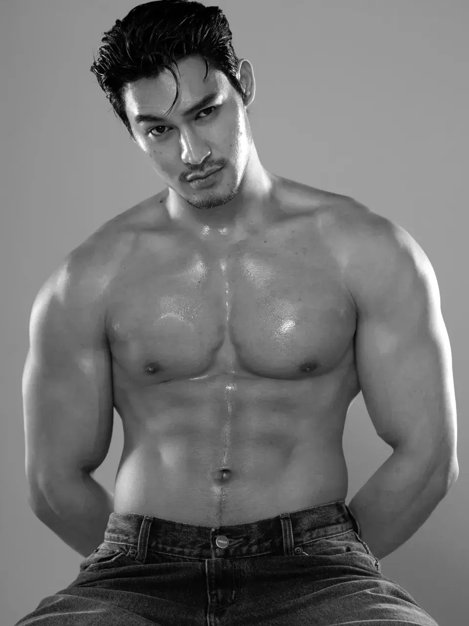 หนุ่มล่ำๆอยากปล้ำเลยพี่