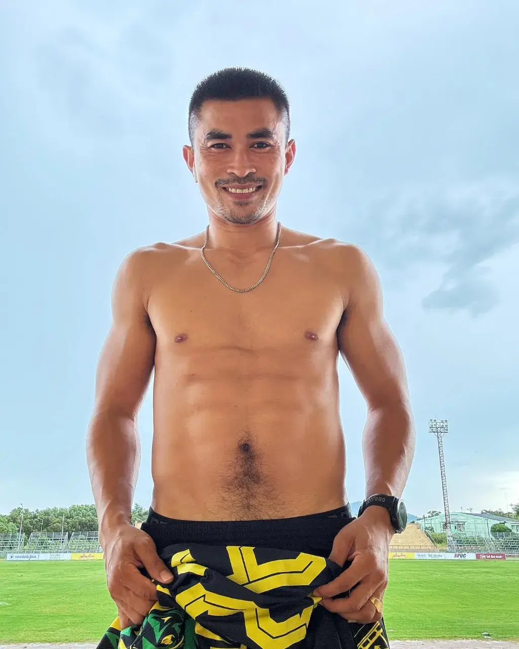 หนุ่มล่ำๆอยากปล้ำเลยพี่