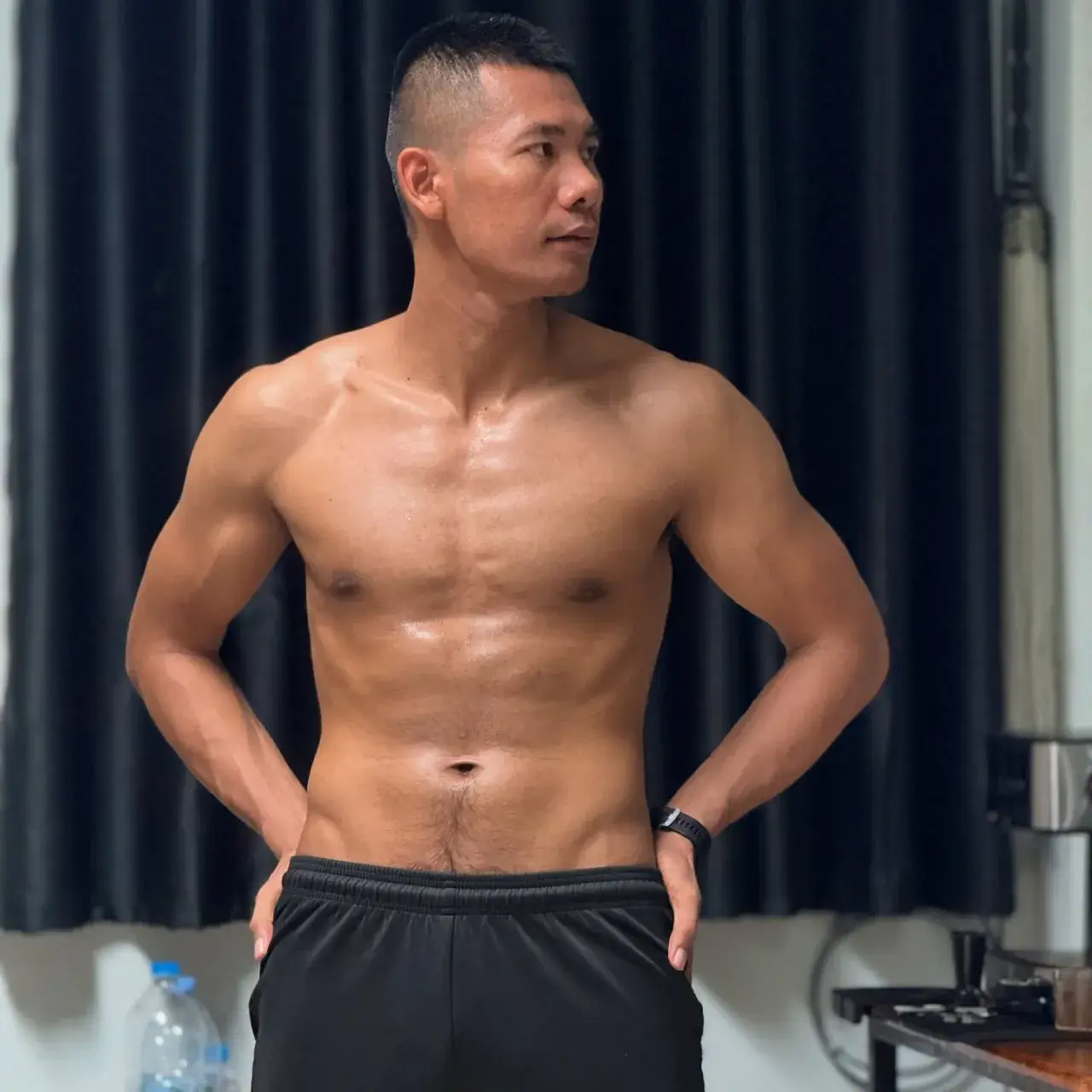 อมก่อนที่เธอจะเลีย