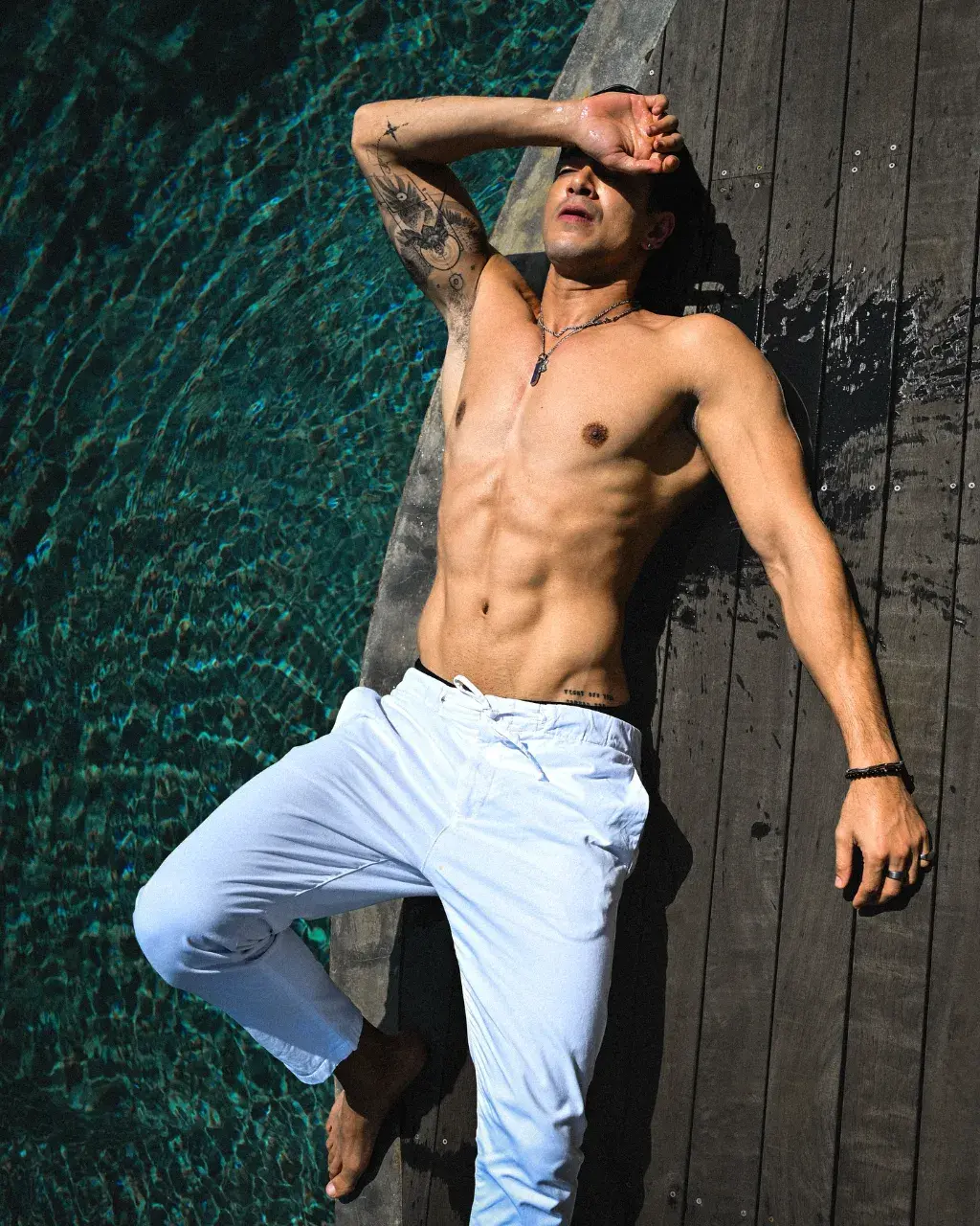 อมก่อนที่เธอจะเลีย