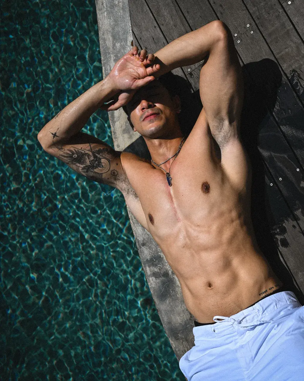 อมก่อนที่เธอจะเลีย