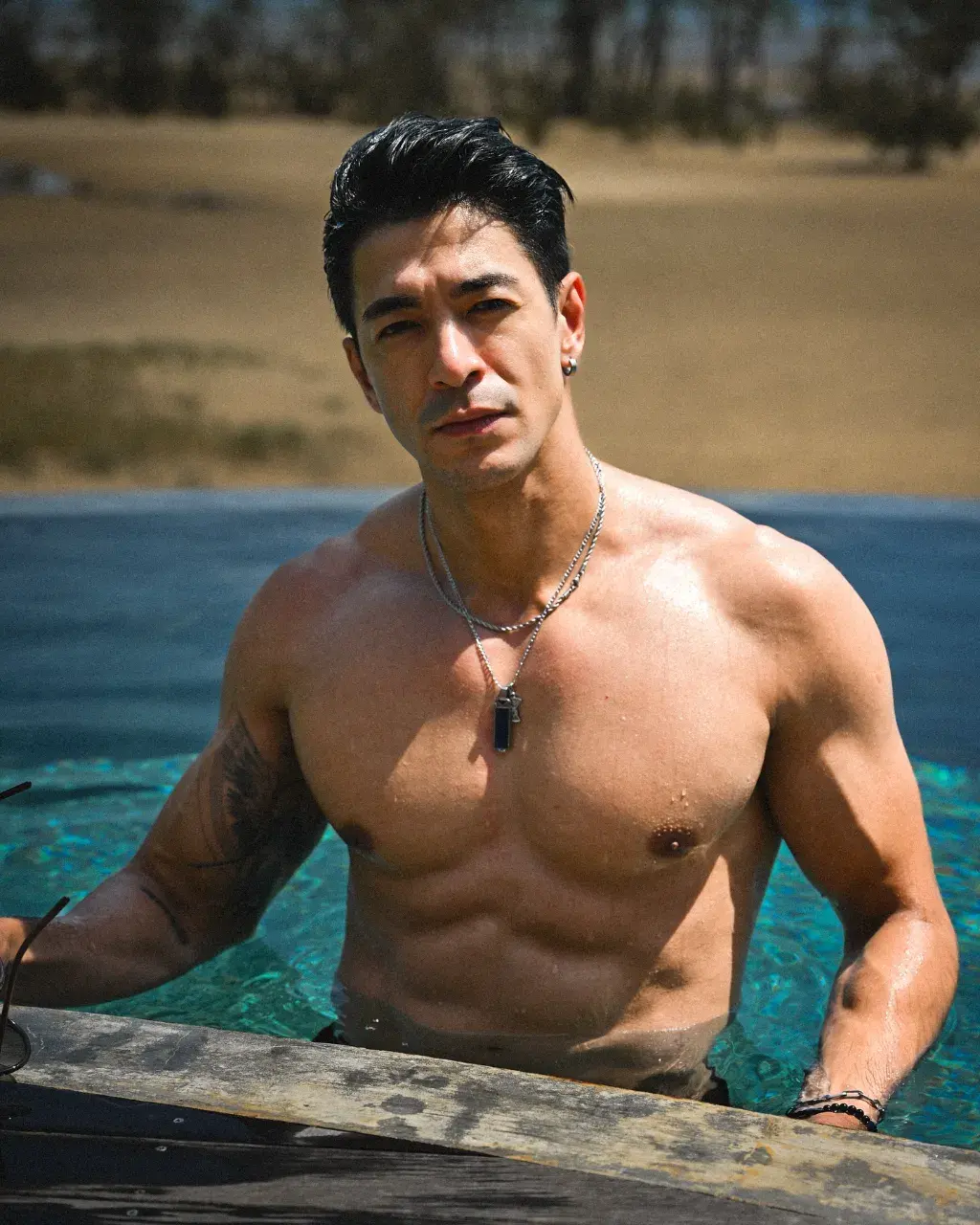 อมก่อนที่เธอจะเลีย