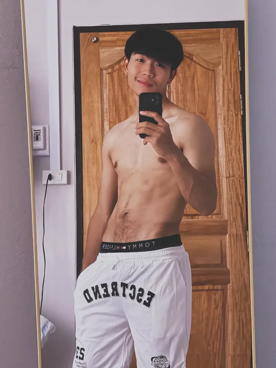 อมก่อนที่เธอจะเลีย