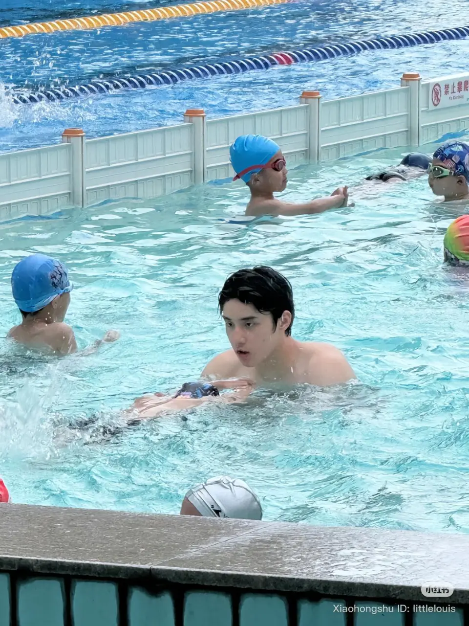 Swimming coach : chen jing lun