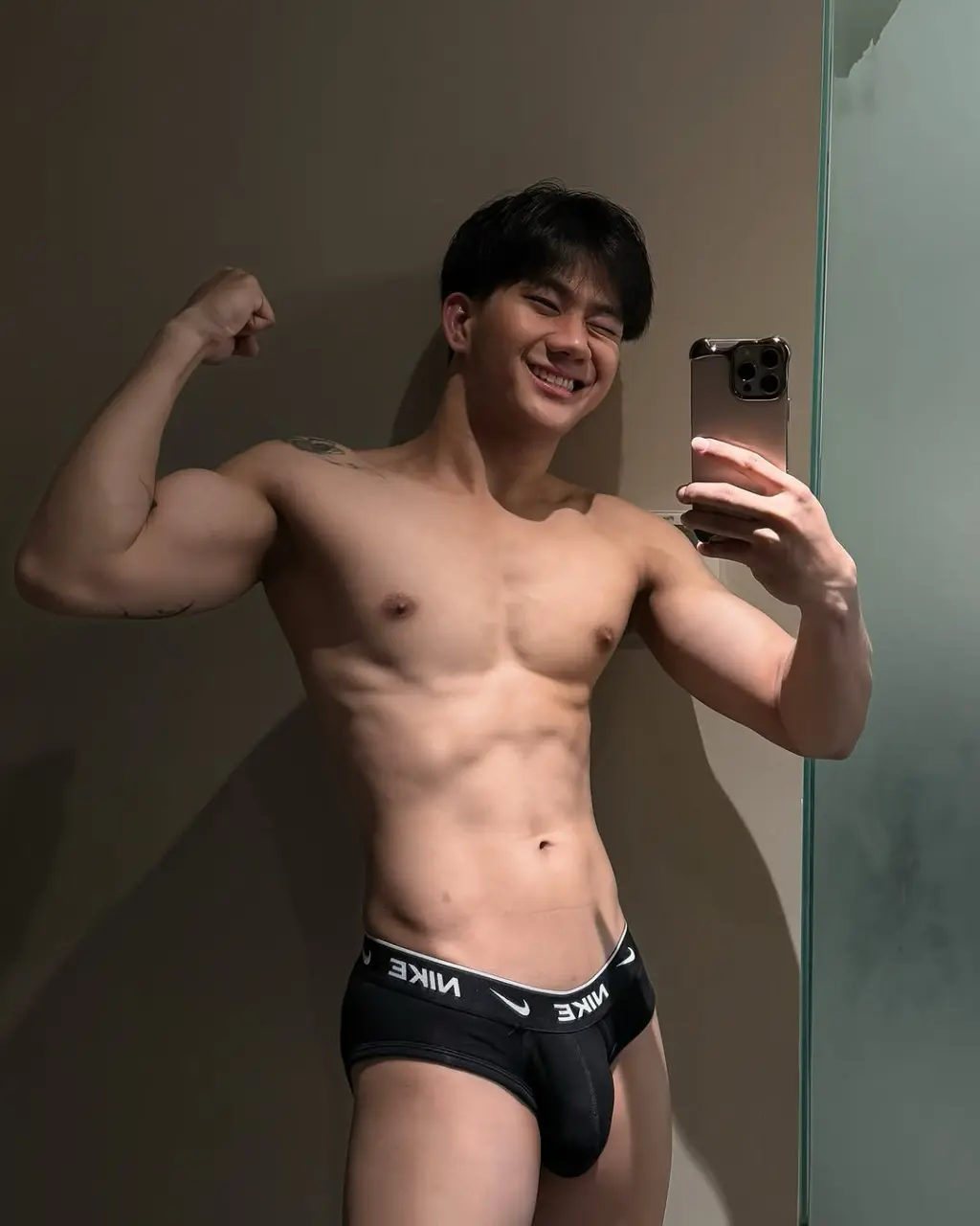 Cool GUY : WORADATE THITIYAKORNSAKUL