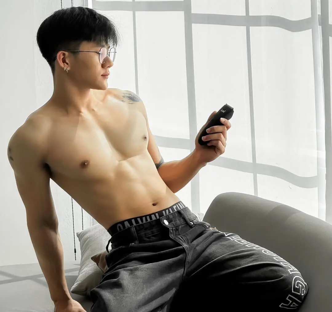 Cool GUY : WORADATE THITIYAKORNSAKUL