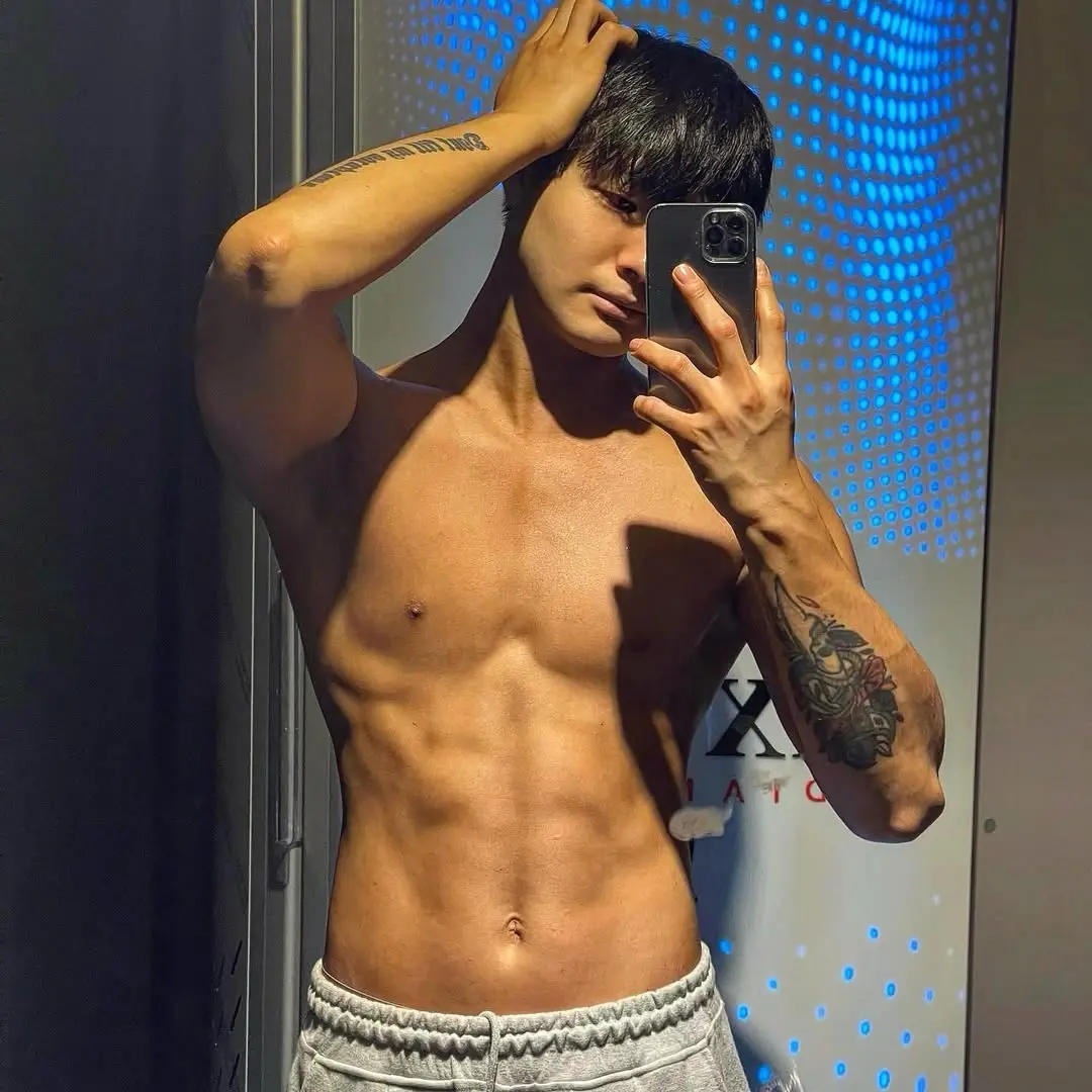 หนุ่มเกาหลีงานดี