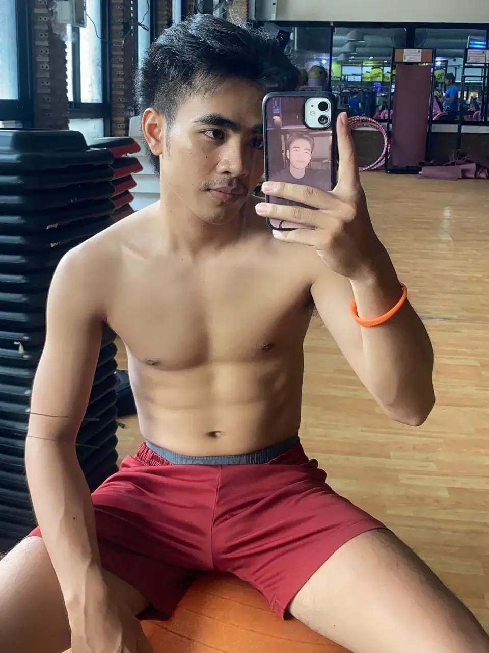 ชอบคนมีหนวด