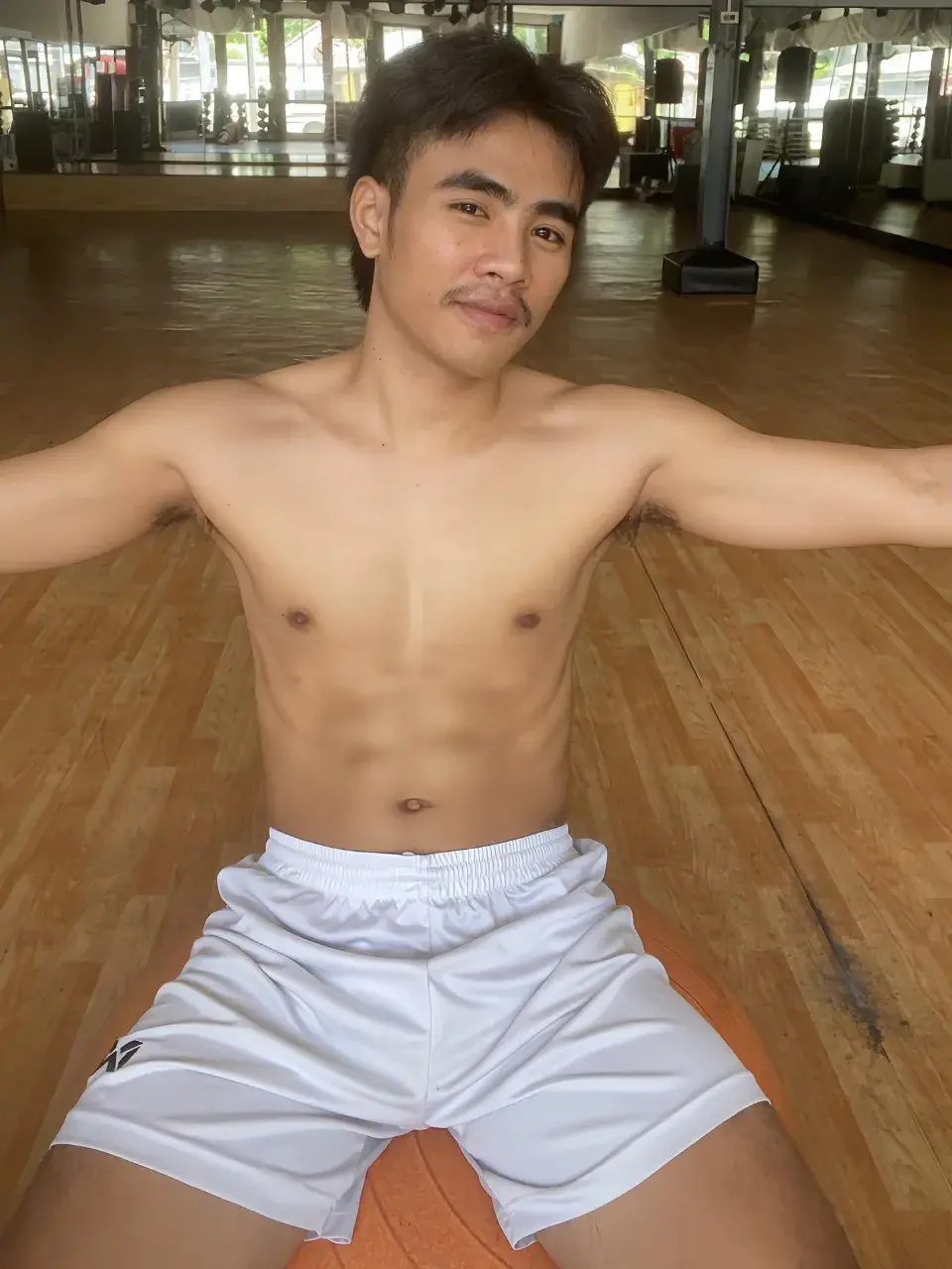 ชอบคนมีหนวด