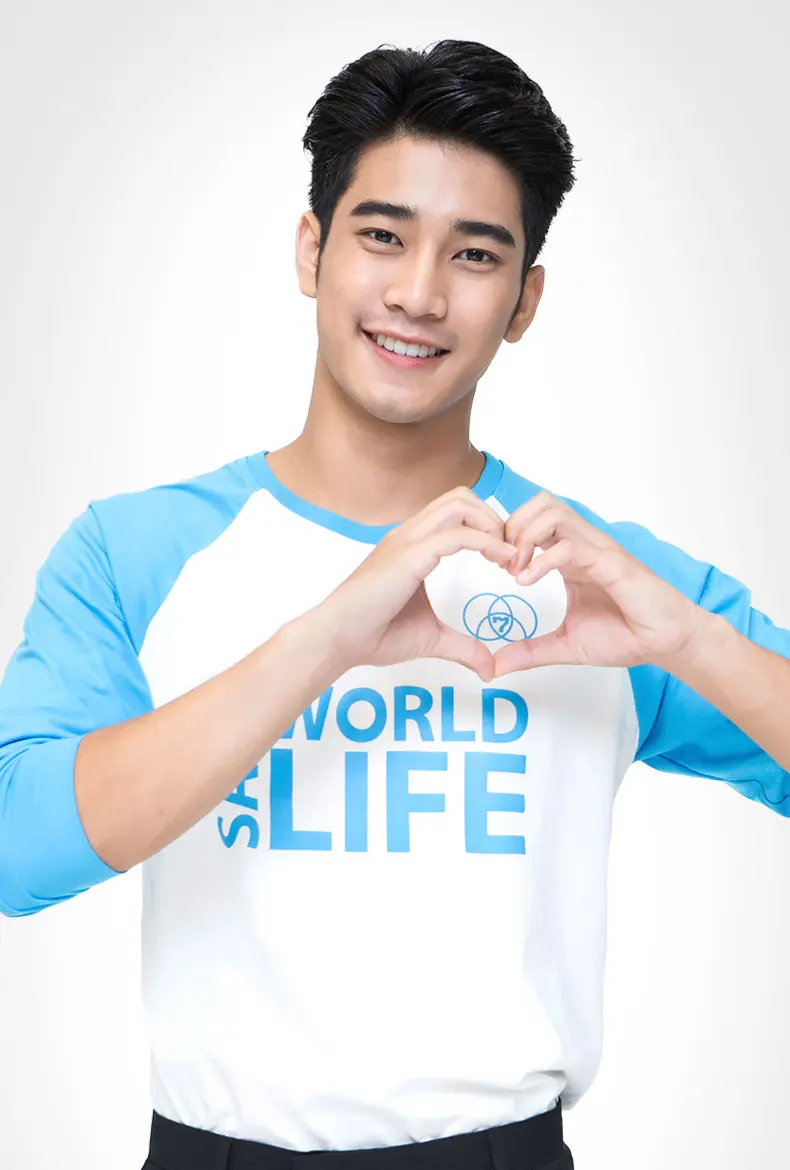 พระเอกเขาจูบกัน