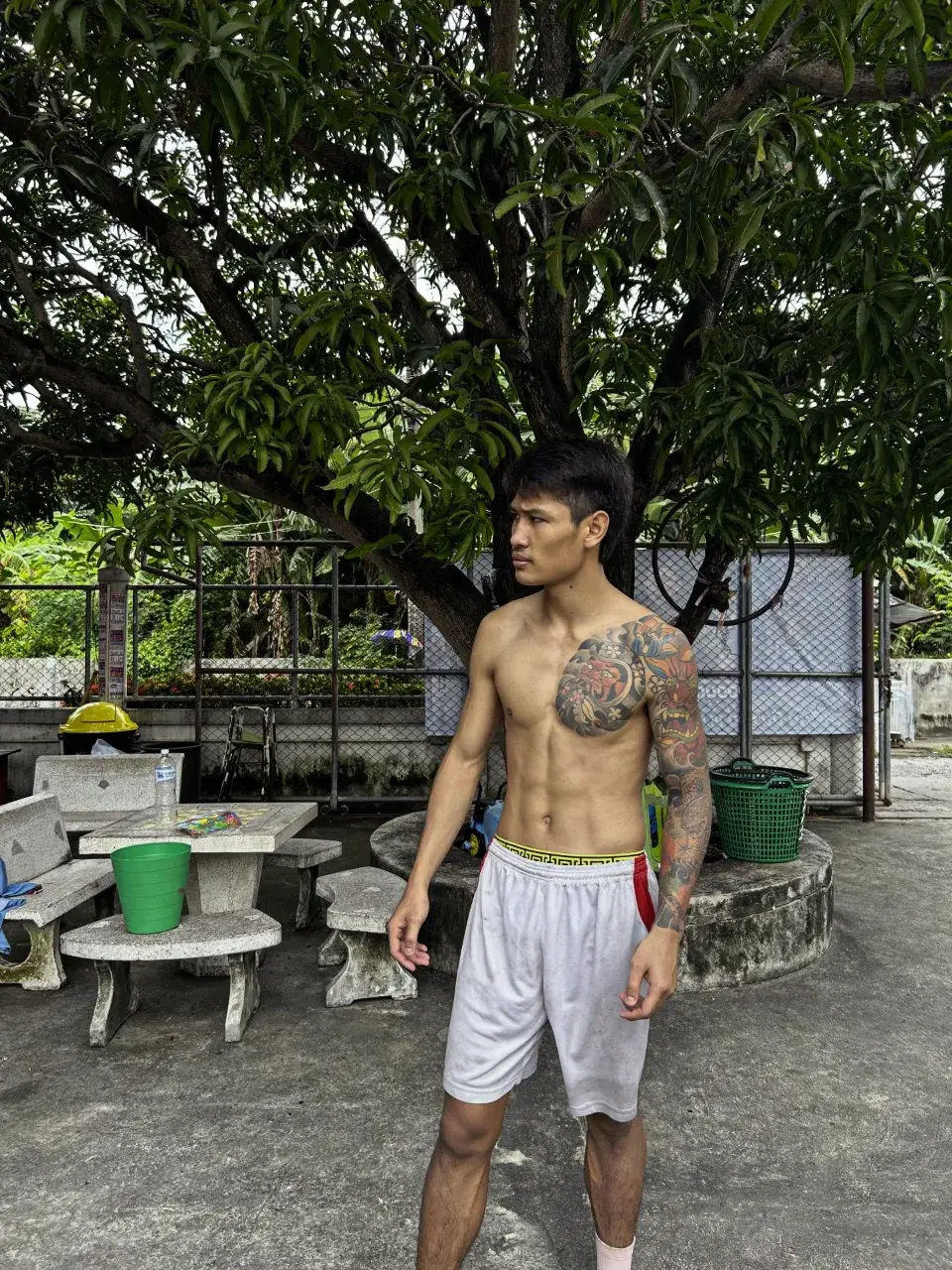 อวยคม อมโค้ก