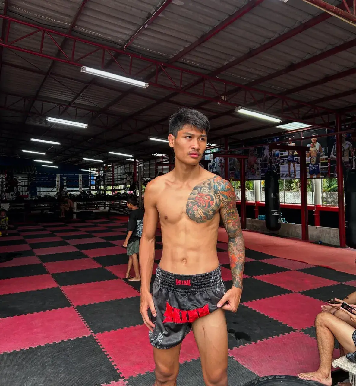 อวยคม อมโค้ก