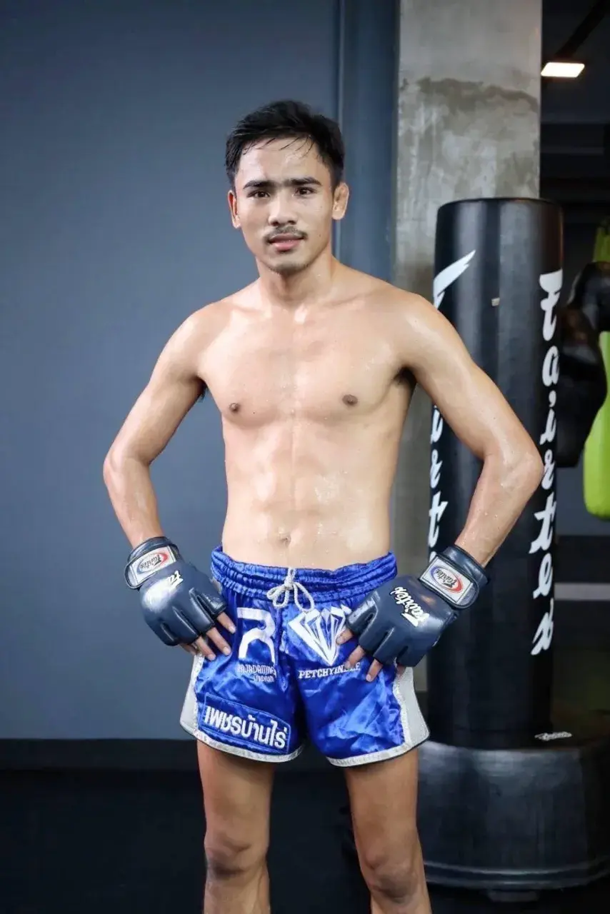 อวยคม อมโค้ก