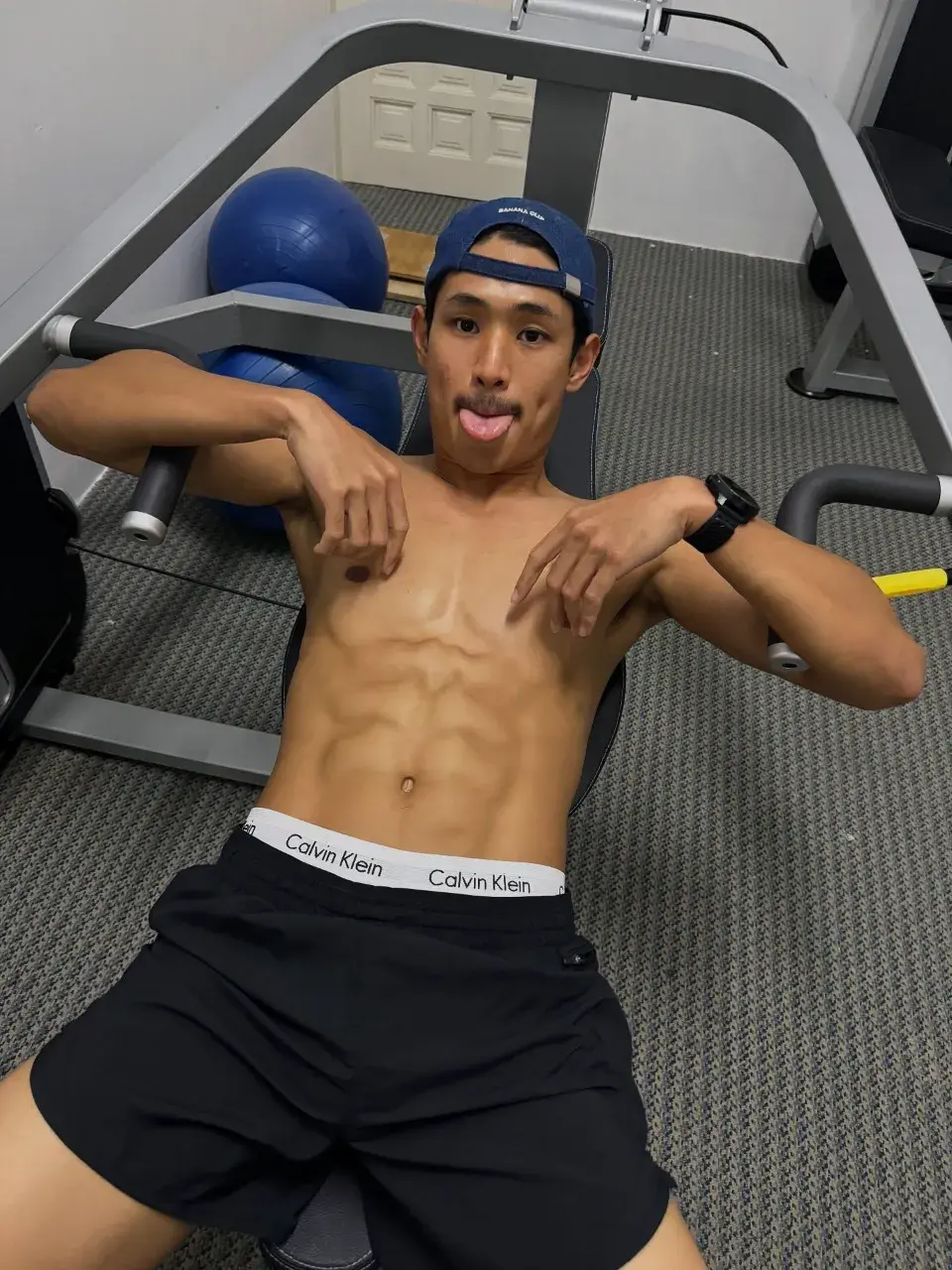 อยากแลกลิ้นอ่าาส์