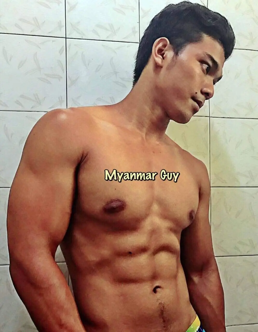 หนุ่มพม่า