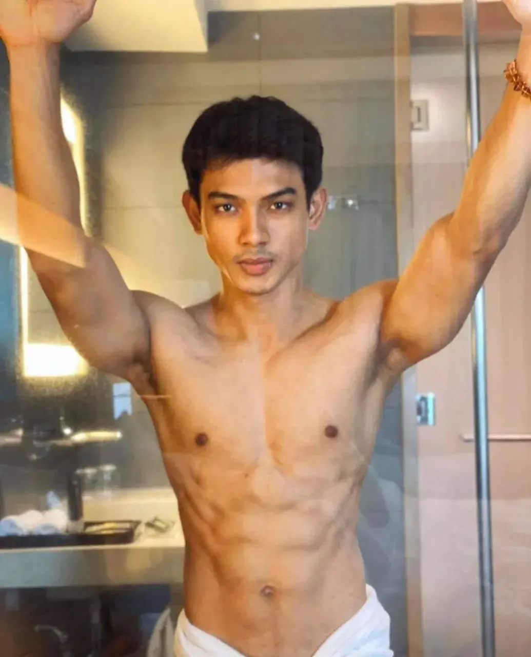 หนุ่มพม่า