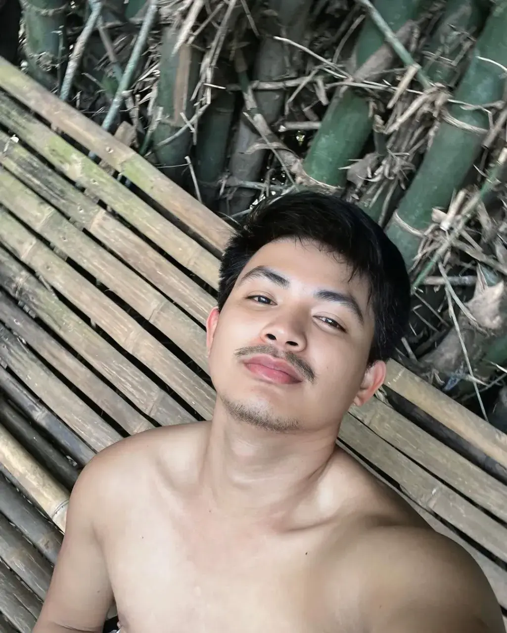 หนวดไหนใครดี