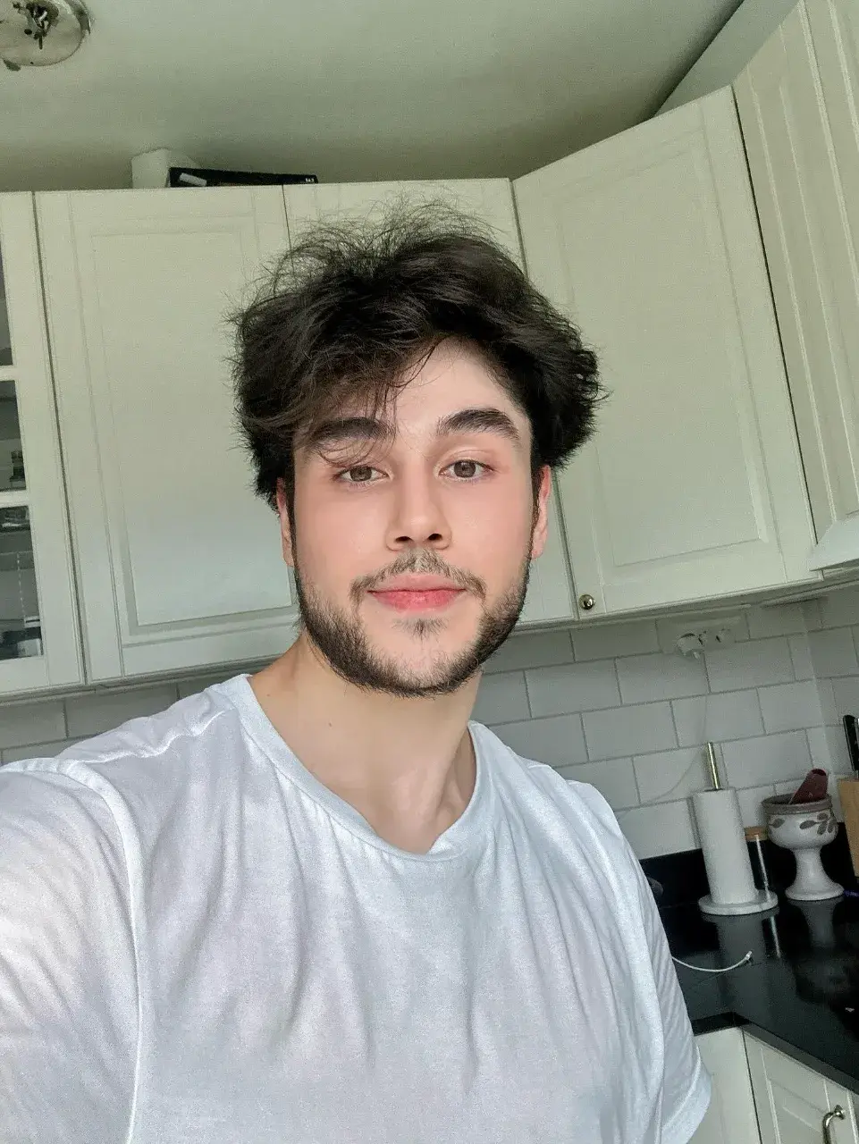 หนวดไหนใครดี