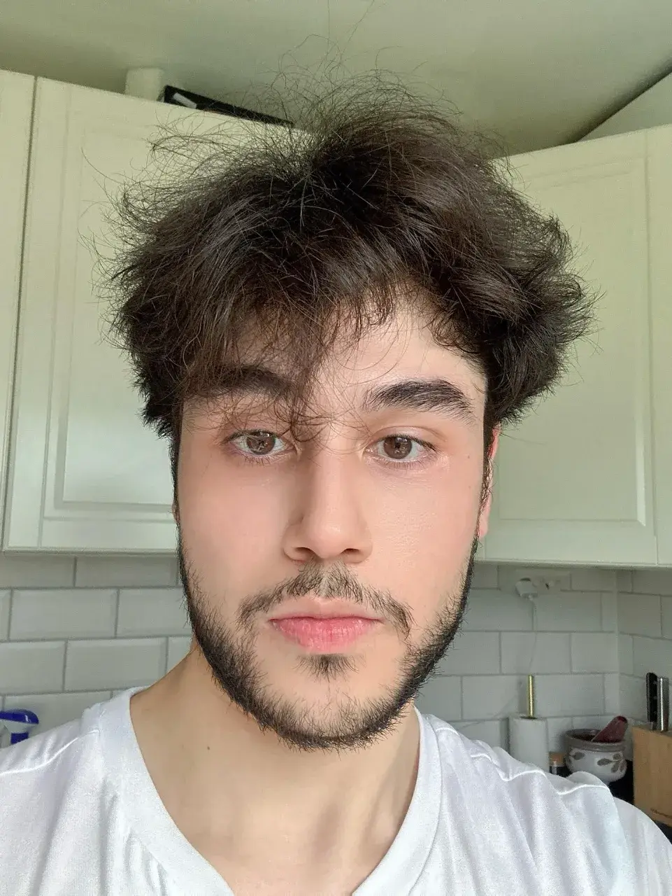 หนวดไหนใครดี