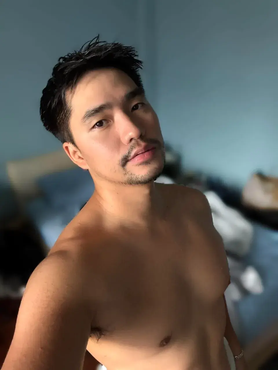 หนวดไหนใครดี