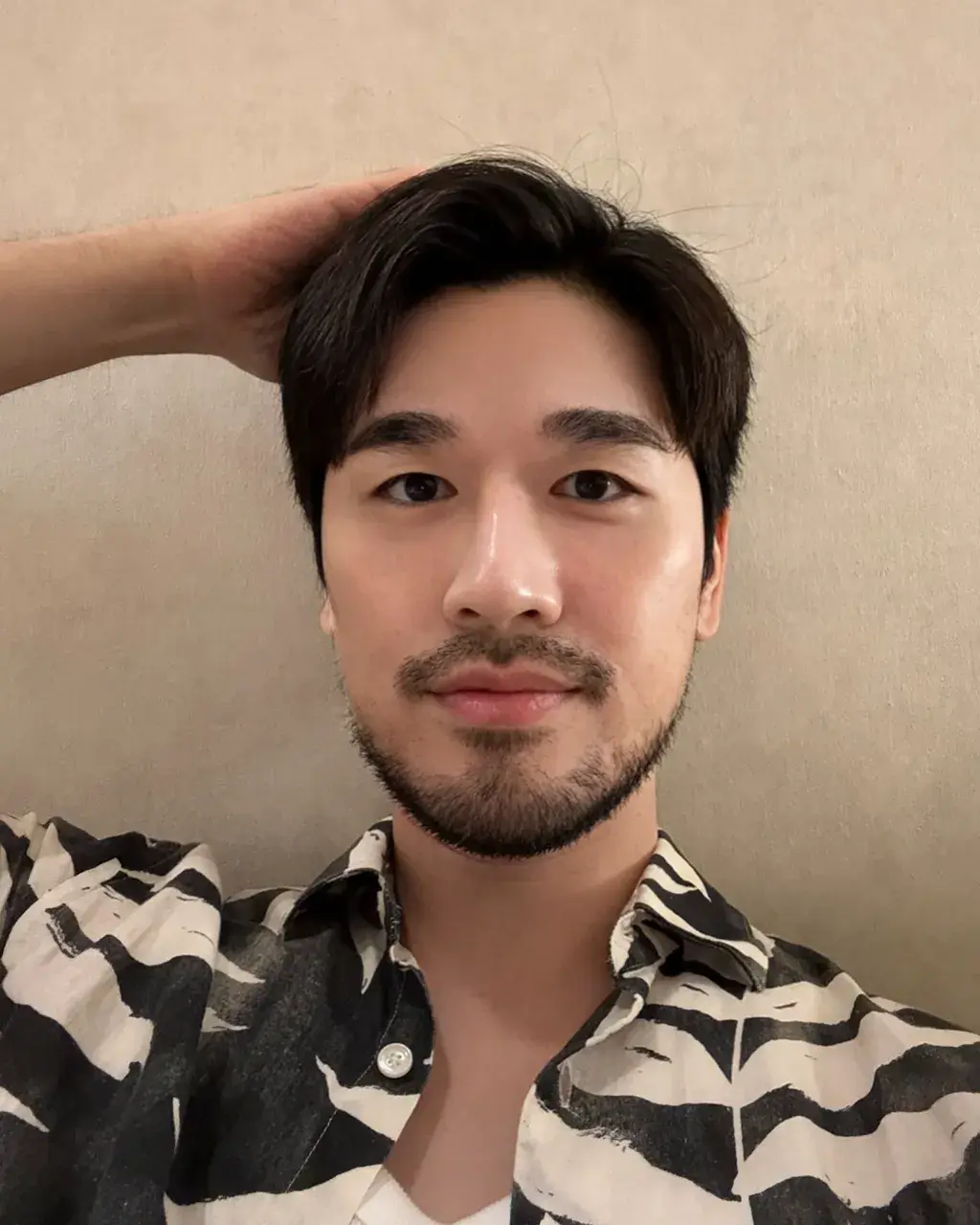 หนวดไหนใครดี