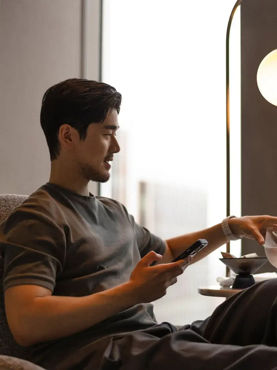 แก้เครียดกับสถานการณ์บ้านเมืองมาดูผู้