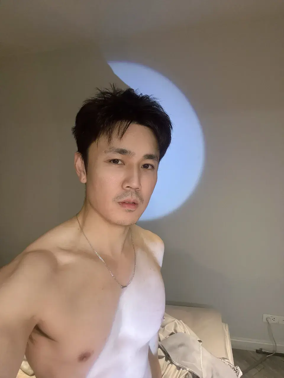 อกแน่นๆอยากซบ