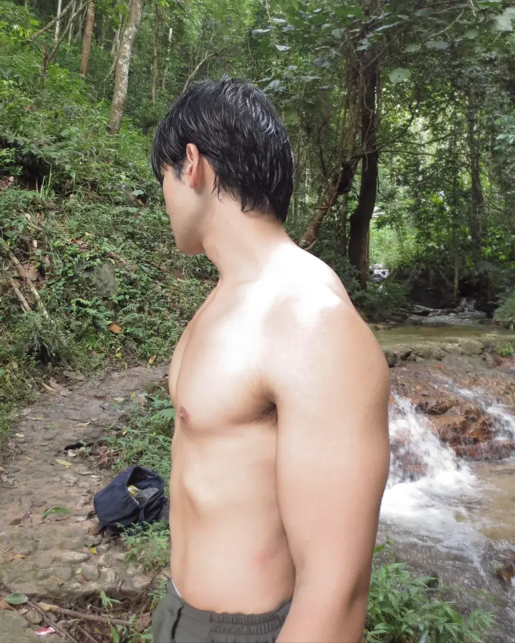 อกแน่นๆอยากซบ