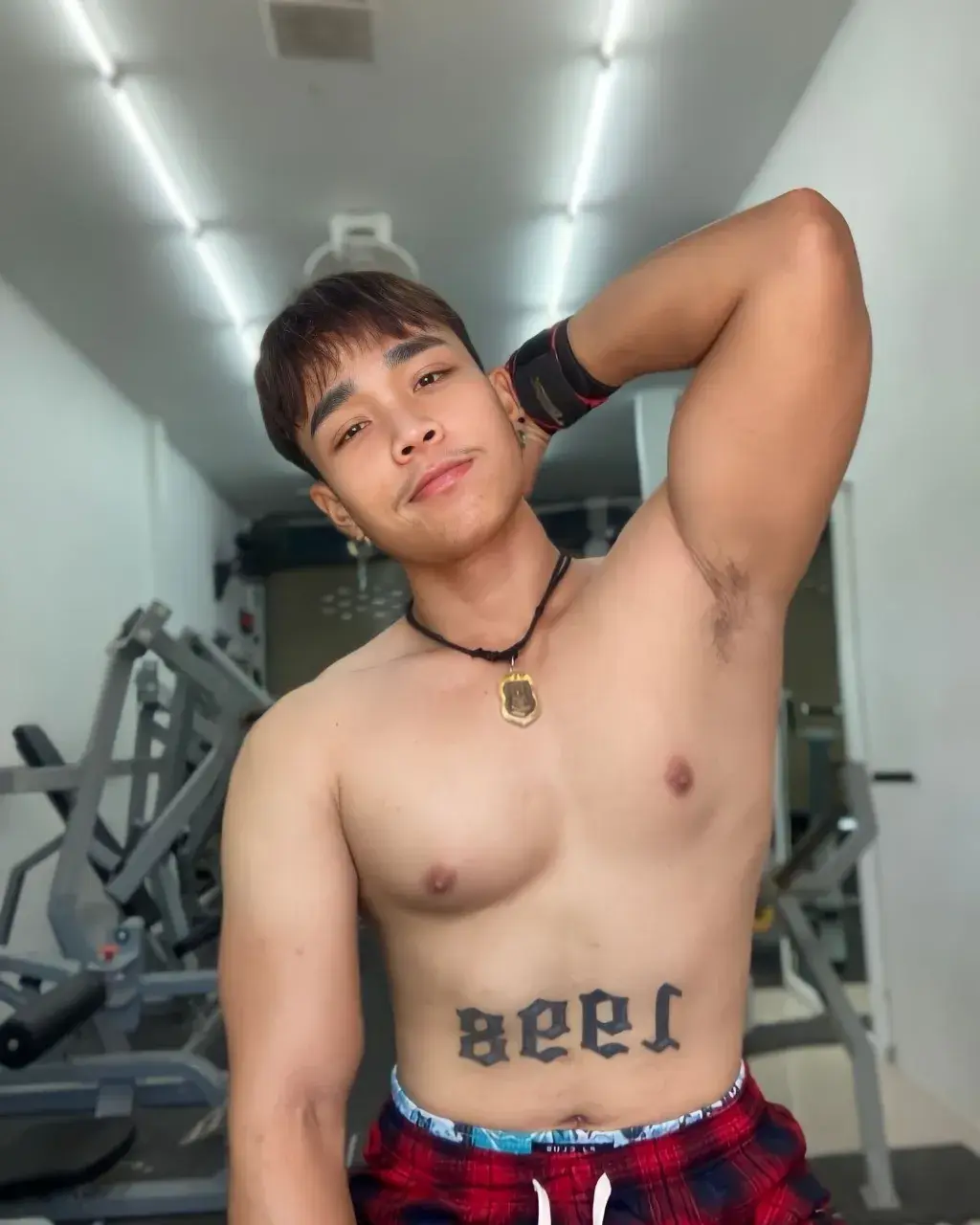 อกแน่นๆอยากซบ