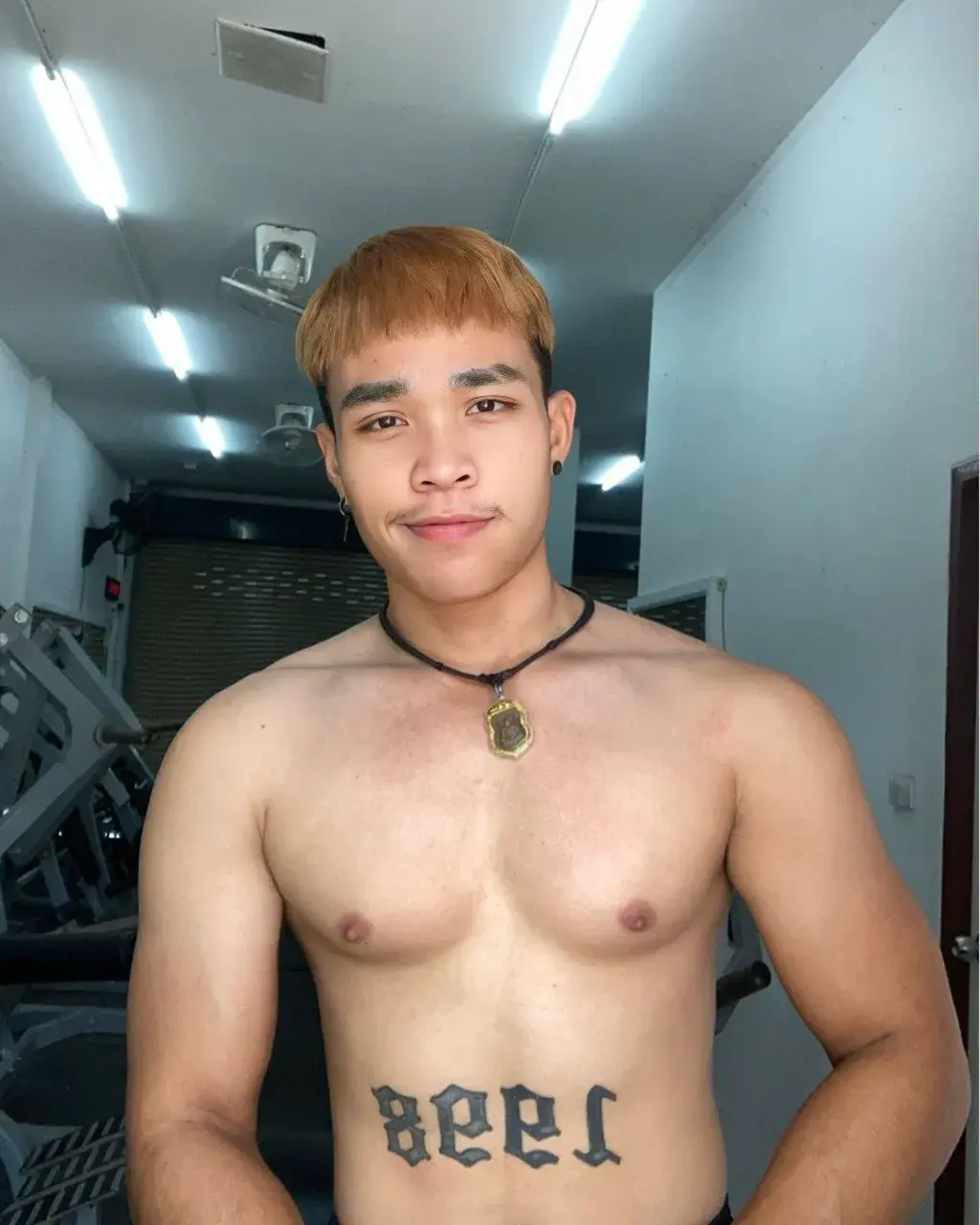 อกแน่นๆอยากซบ