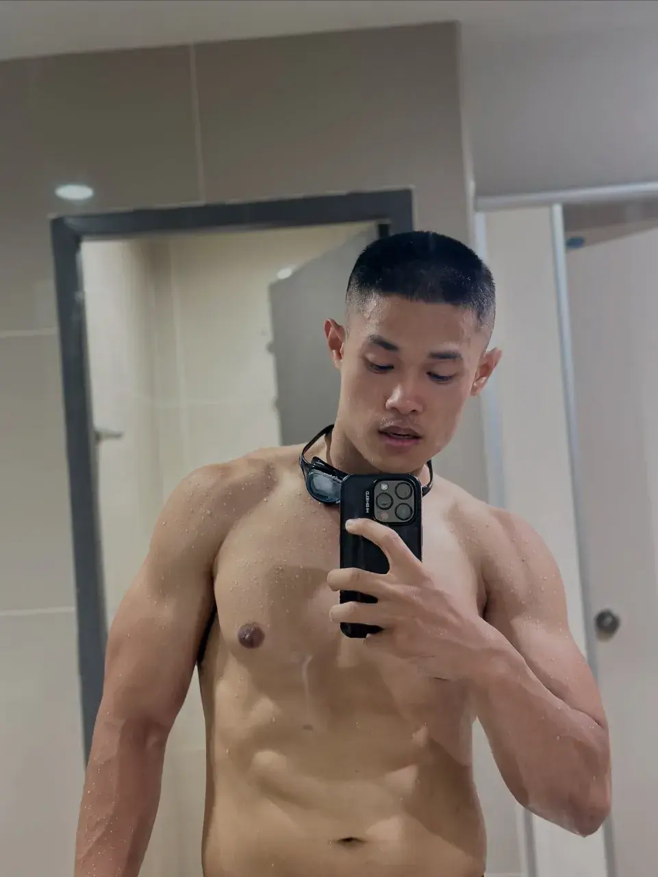 อกแน่นๆอยากซบ