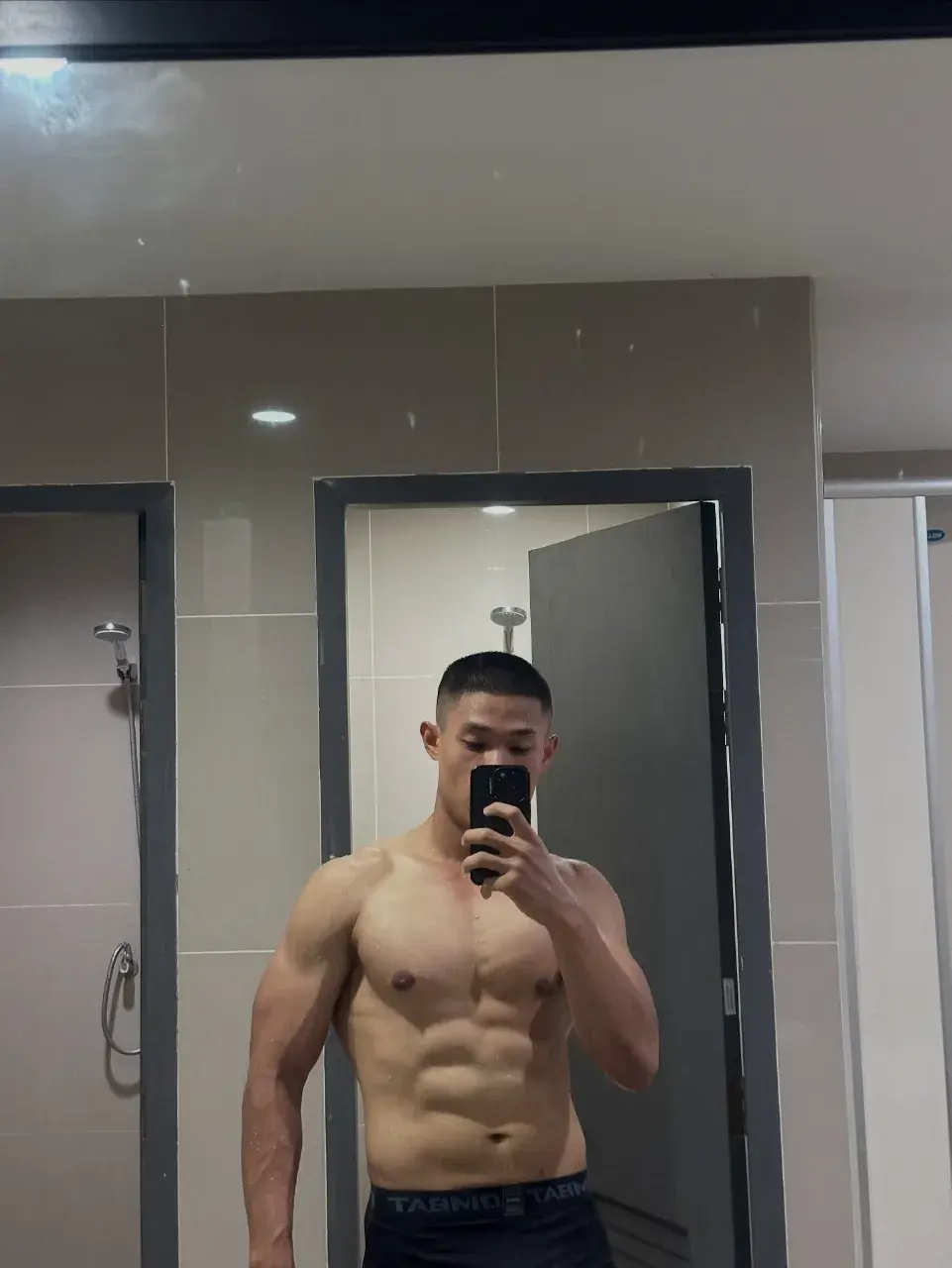 อกแน่นๆอยากซบ