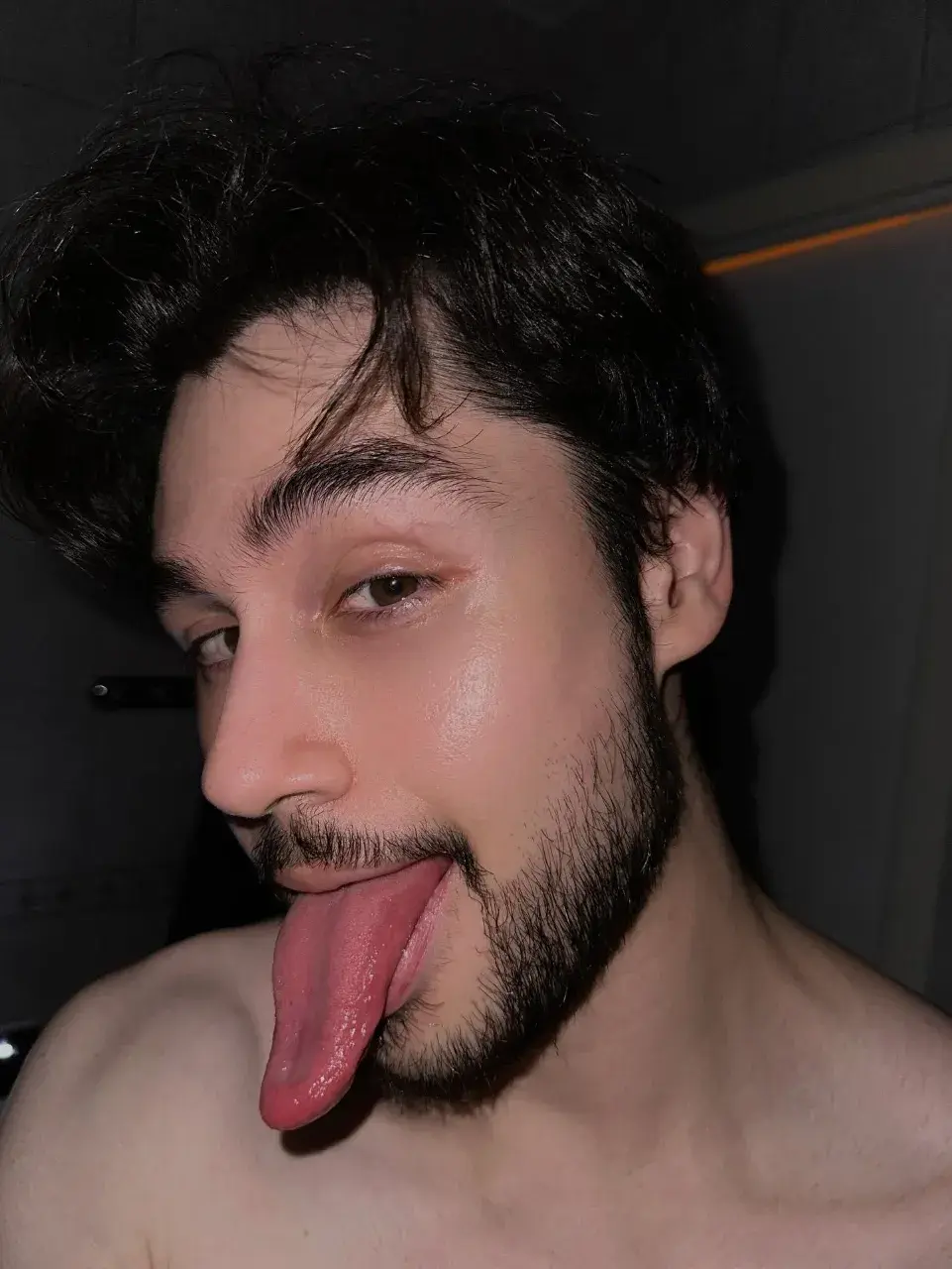 เช็คมาแล้วผู้ไว้หนวด...เสวมาก