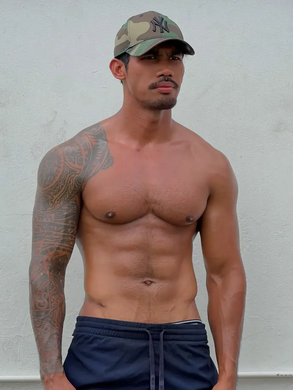 เช็คมาแล้วผู้ไว้หนวด...เสวมาก