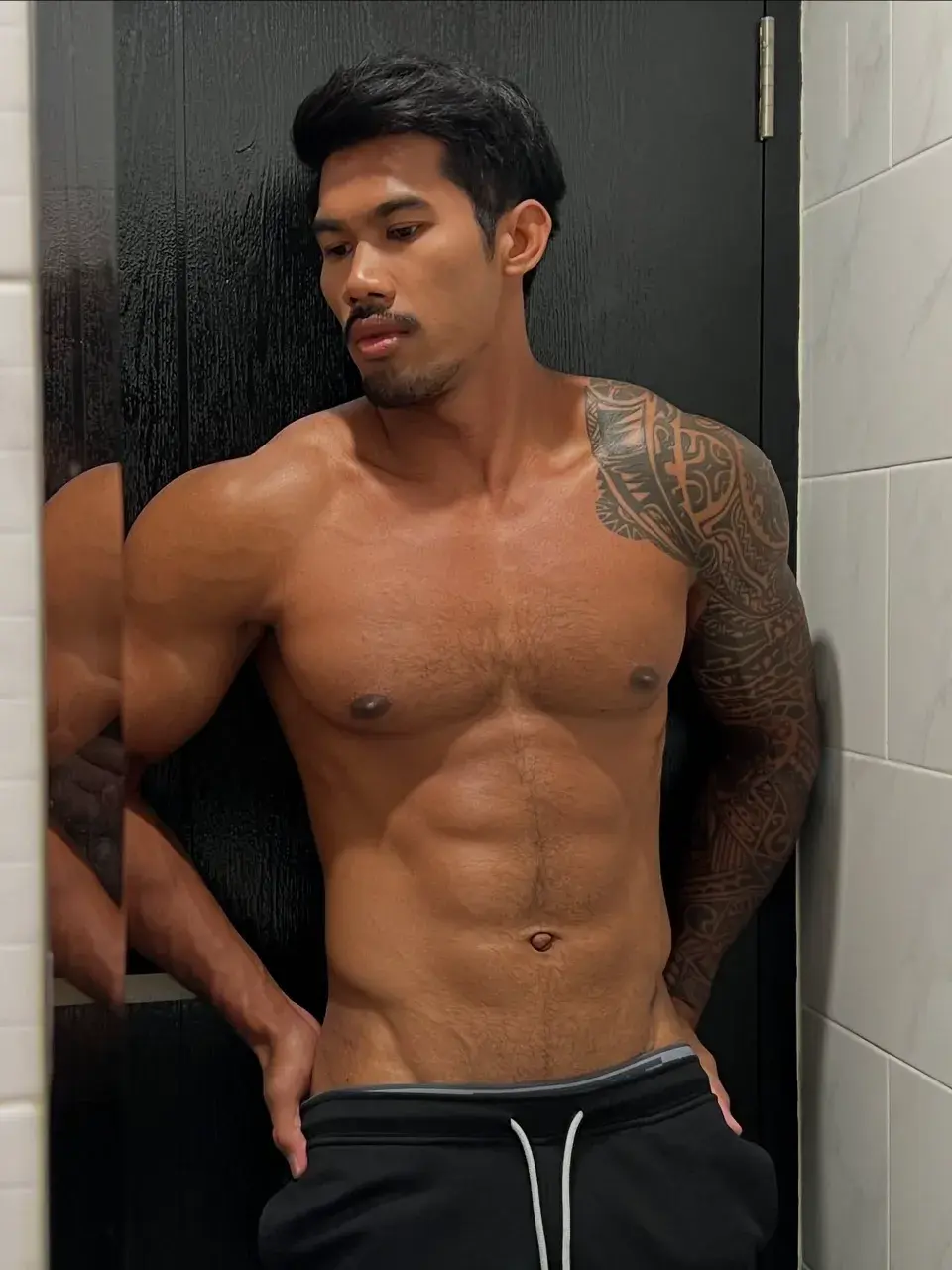 เช็คมาแล้วผู้ไว้หนวด...เสวมาก