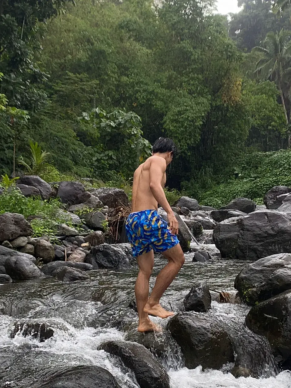 เริ่มจากเล็มขอบๆ