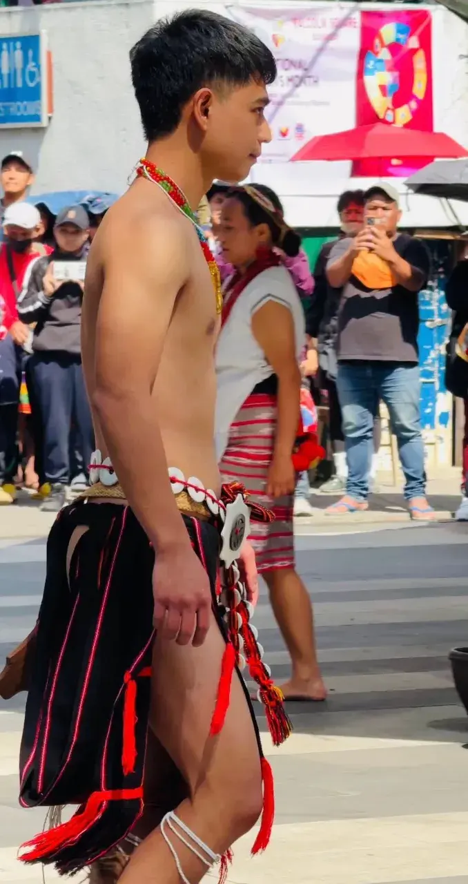 หนุ่ม..อิฟูเกา