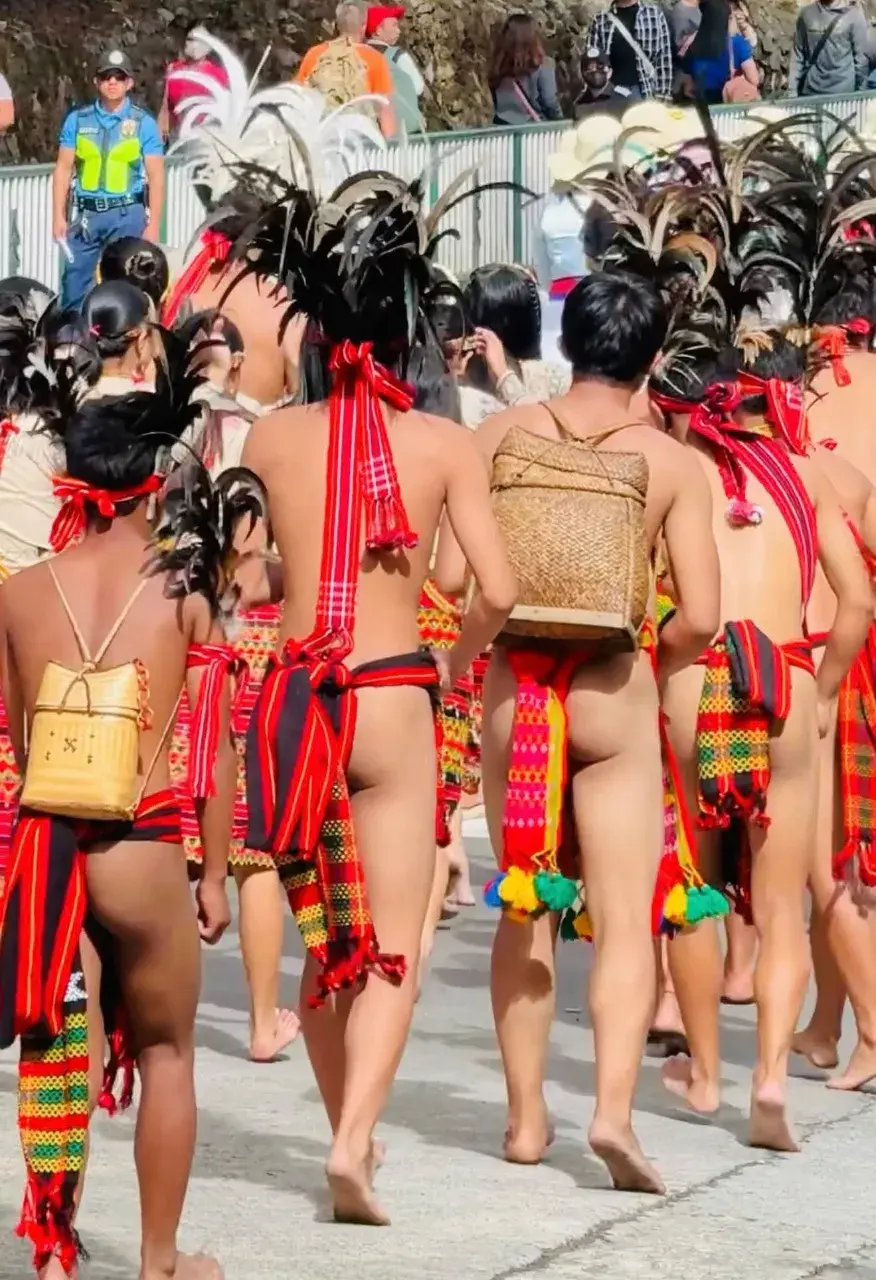 หนุ่ม..อิฟูเกา