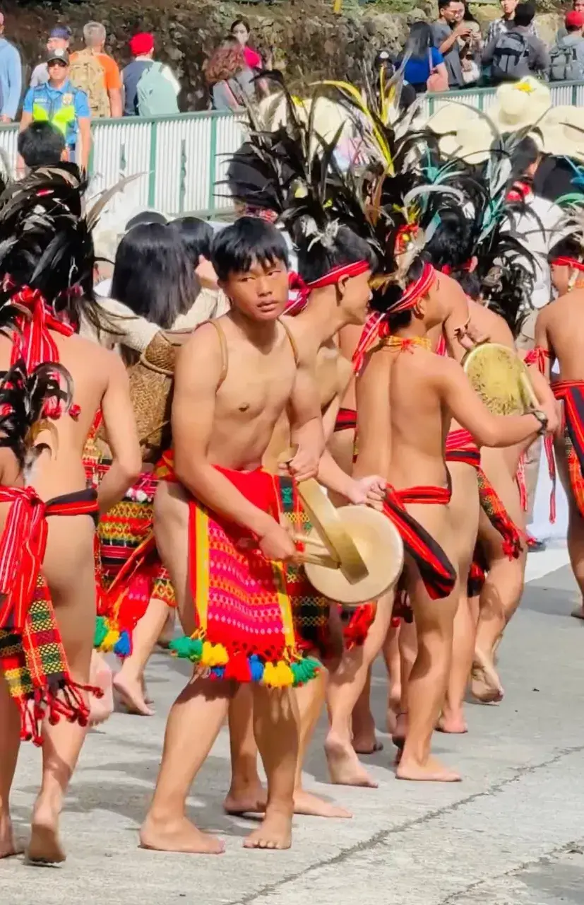 หนุ่ม..อิฟูเกา