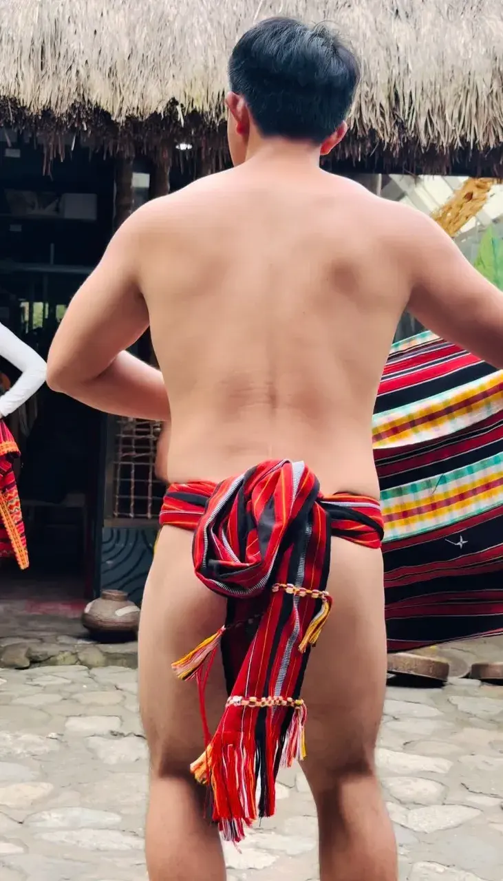 หนุ่ม..อิฟูเกา