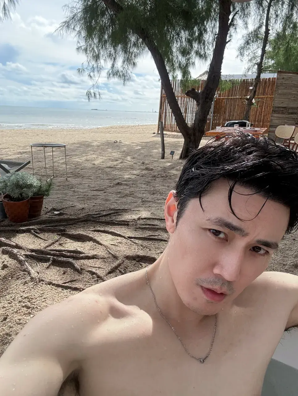 ขาวเนียนละมุนดีจังเฮียยย