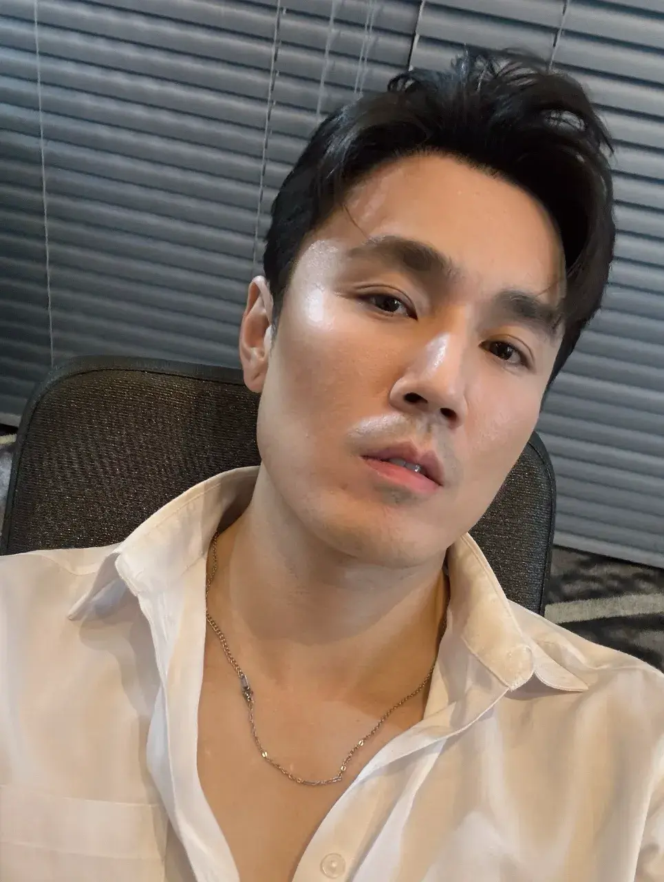 ขาวเนียนละมุนดีจังเฮียยย