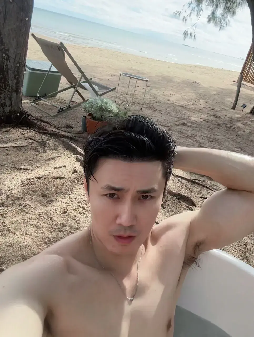 ขาวเนียนละมุนดีจังเฮียยย