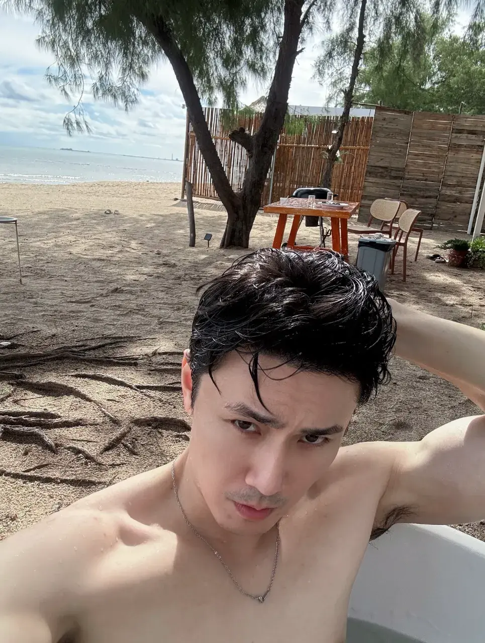 ขาวเนียนละมุนดีจังเฮียยย