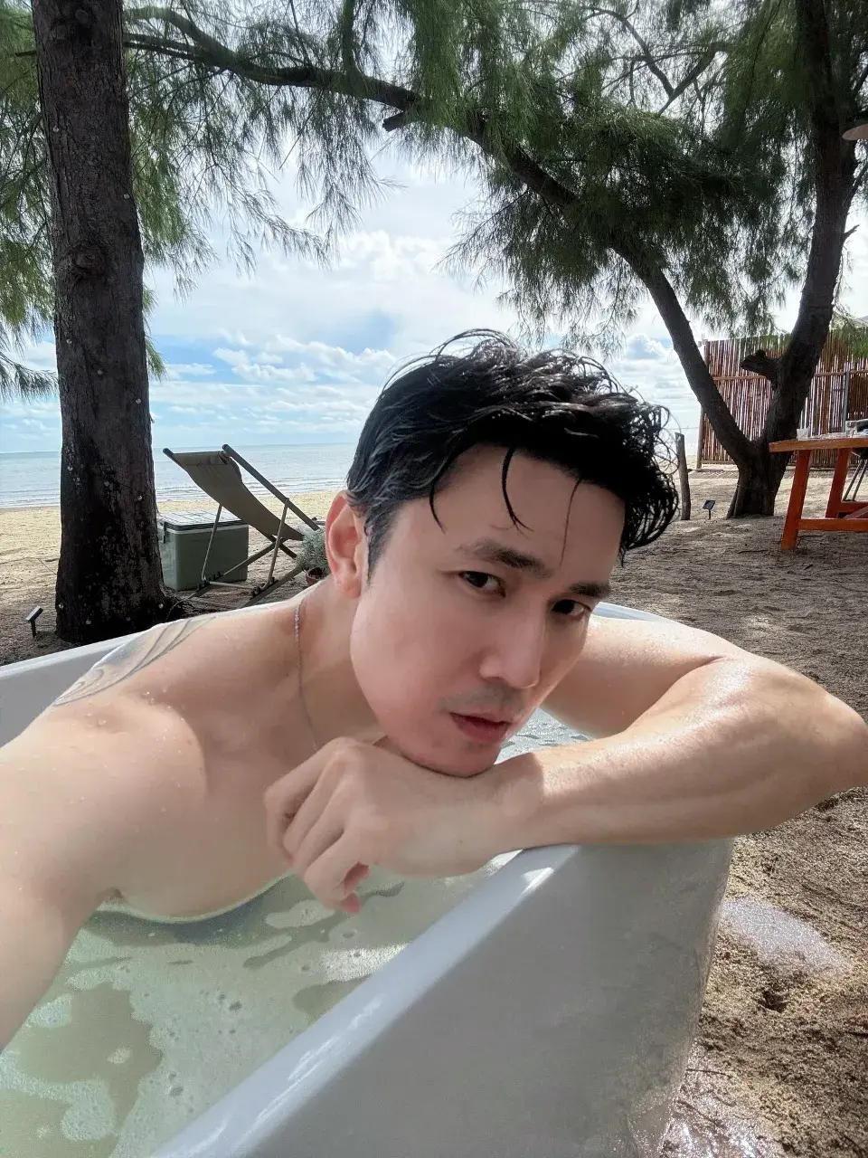 ขาวเนียนละมุนดีจังเฮียยย