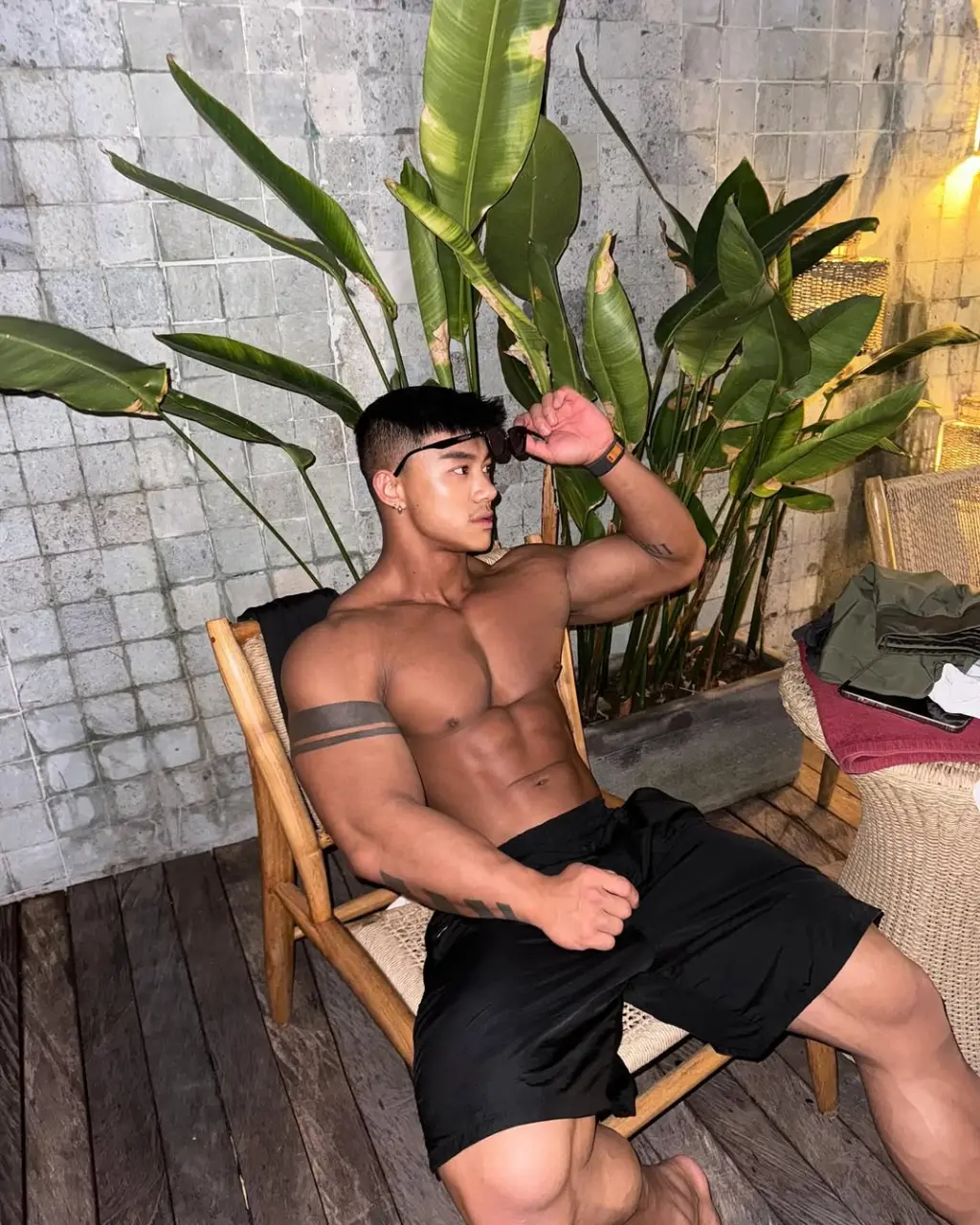 Fitness model : E V Λ Ν