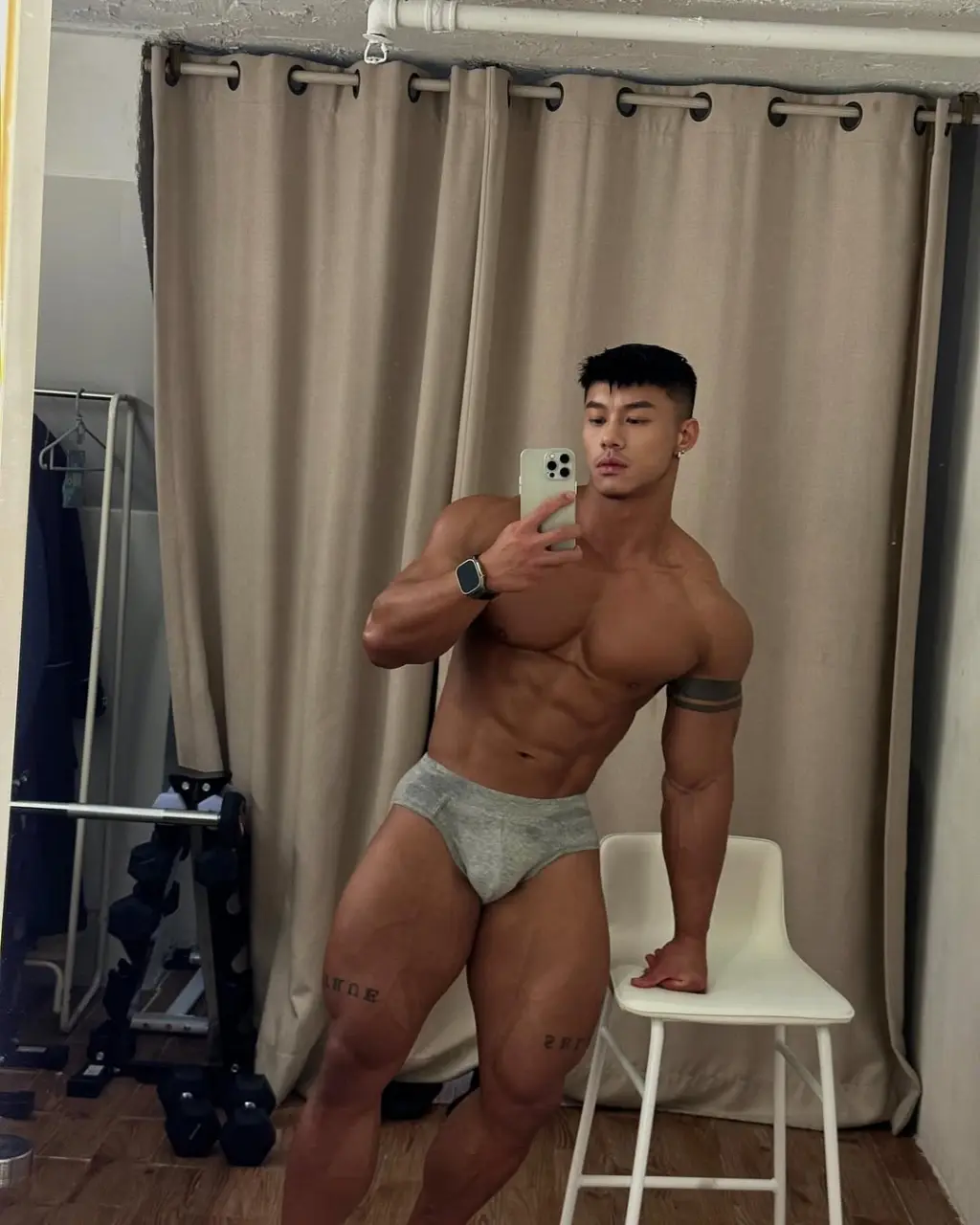 Fitness model : E V Λ Ν