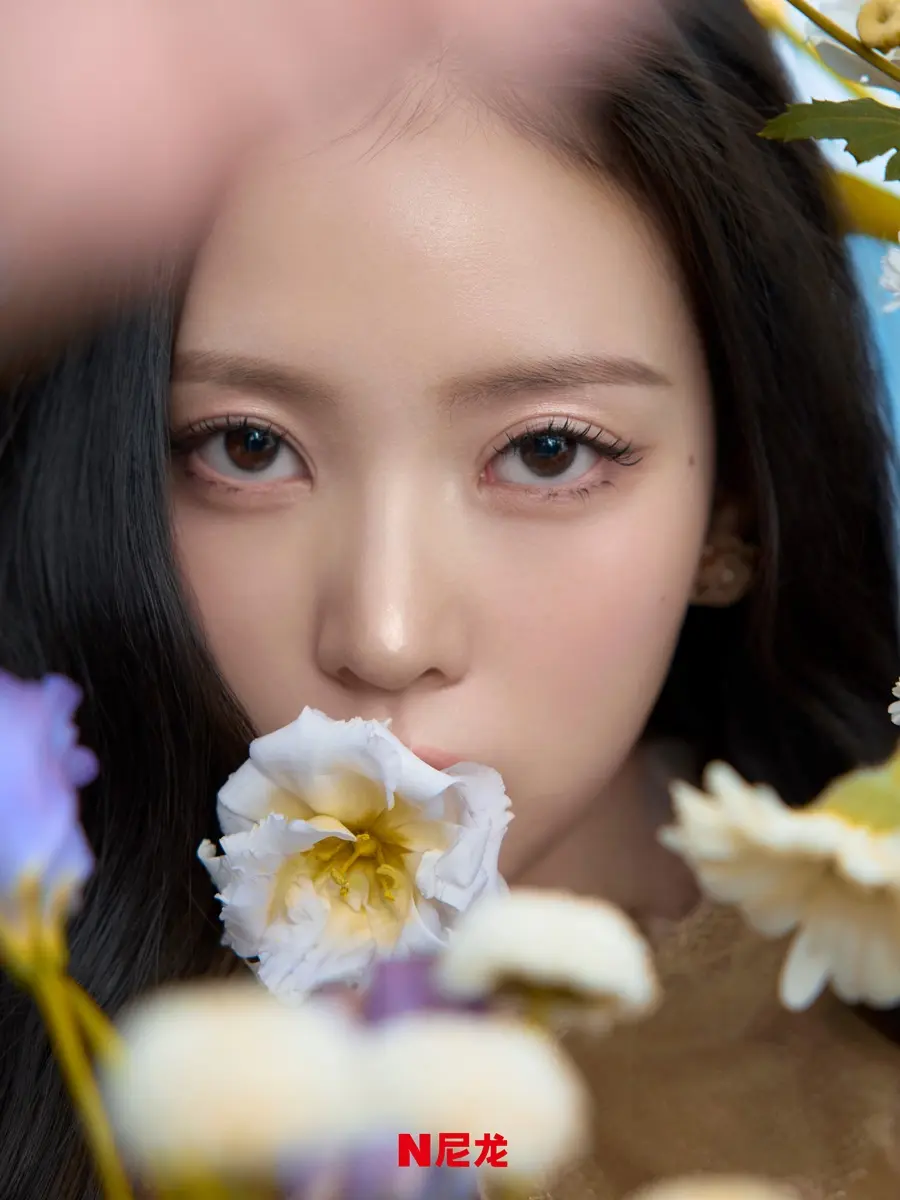 MEOVV @ NYLON China August 2025