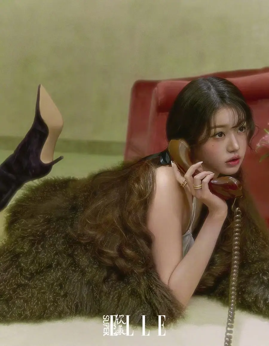 (IVE) Jang Wonyoung @ SuperELLE China September 2025